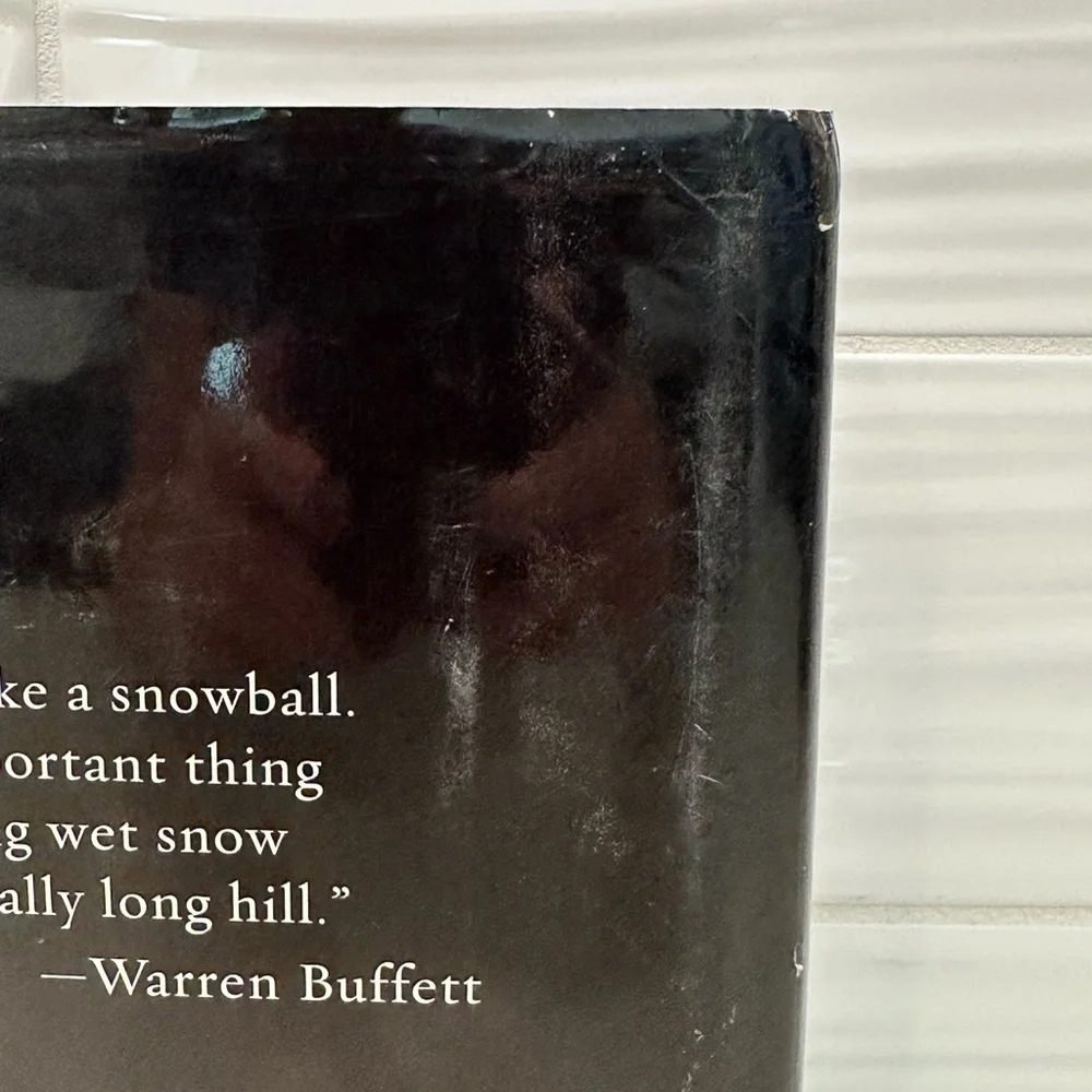 The Snowball: Warren Buffett and the Business of Life - Hardcover